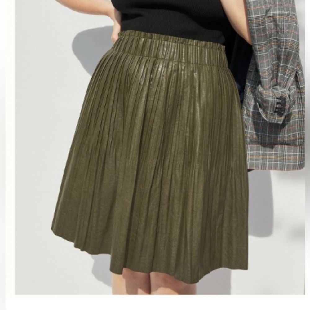 ANTHROPOLOGIE Ellene Faux Leather Pleated Skirt Elastic Waist in Olive
